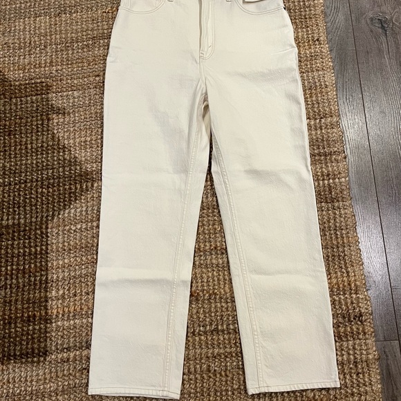 Cream Abercrombie Curve Love Ultra High Rise Ankle Straight Jean - Picture 5 of 5